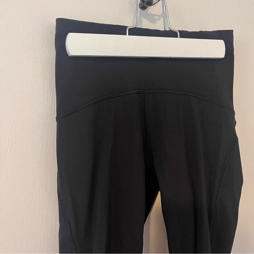 Lululemon Athletica Black High Rise Tights Leggings Cropped Hidden Pocket Size 4 - Picture 2 of 10